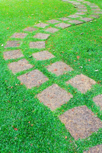 Backyard Pathway Construction in Mishawaka